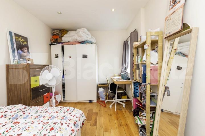 Surrounded by an abundance of amenities and walking distance to a station  High Street, High Barnet